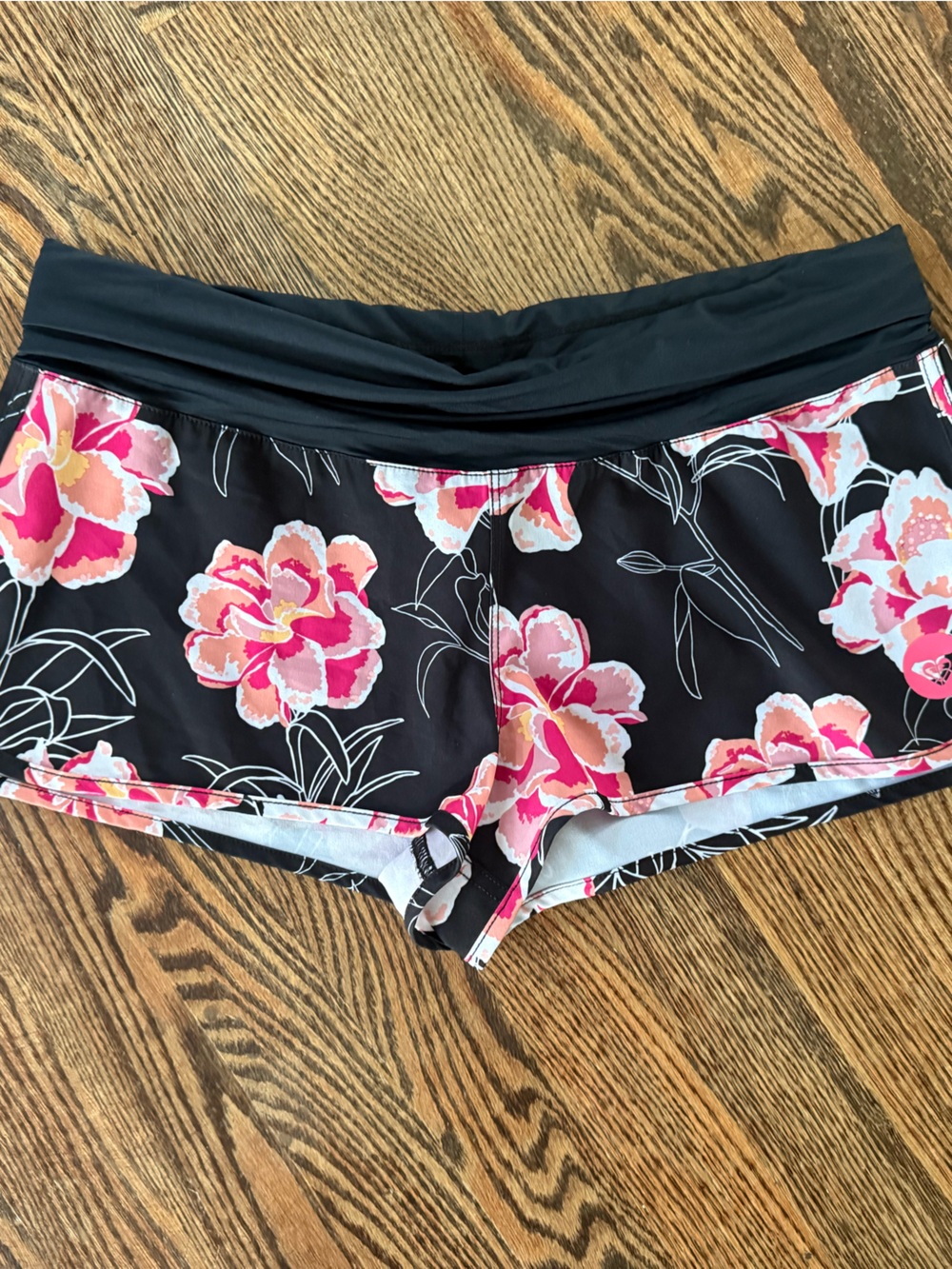 Roxy floral endless summer board shorts size Medium